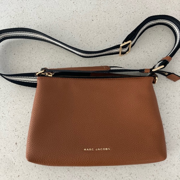 ショルダーバッグ・ポシェット Marc Jacobs The Cosmo Leather Crossbody Bag New Marc Jacobs Cosmo Crossbody Pebble Leather Beech | eBay